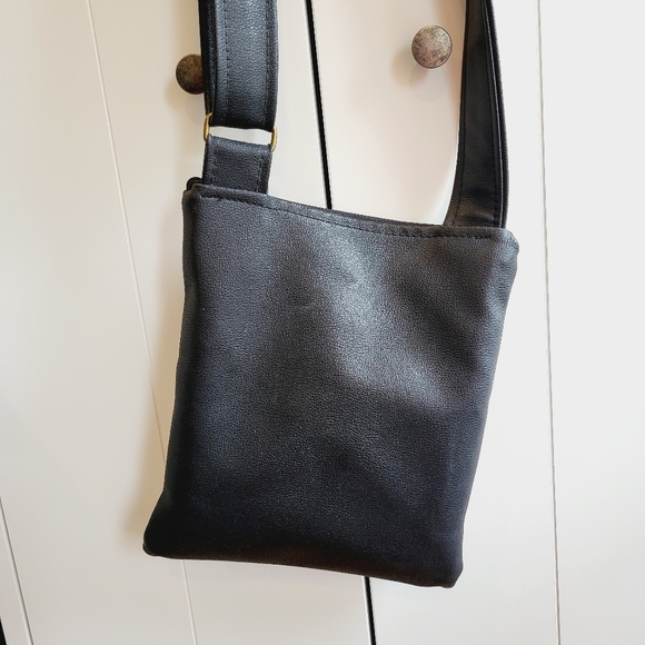 Echos in the Attic Crossbody Purse - Picture 4 of 5